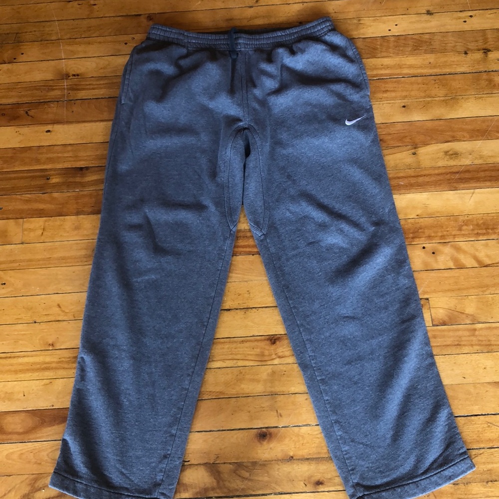 Large Men’s  Nike sweat pants